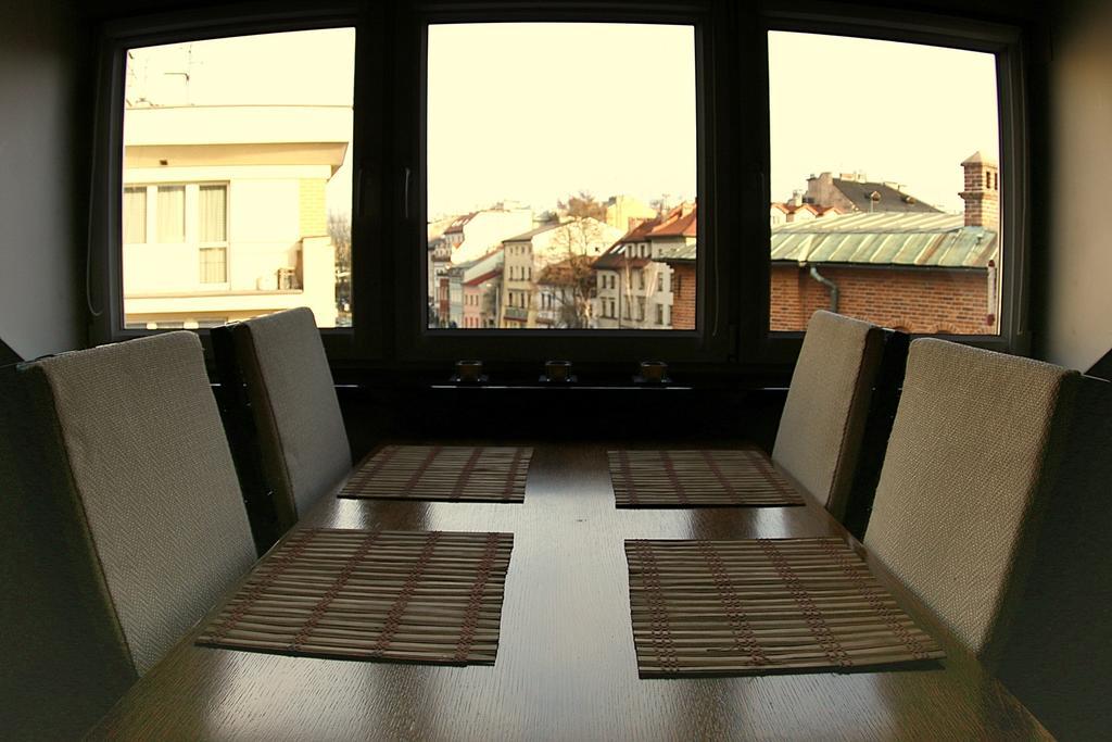 Krakow Jacuzzi Apartment Номер фото