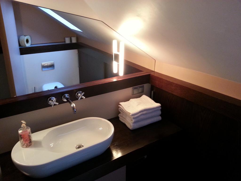 Krakow Jacuzzi Apartment Номер фото